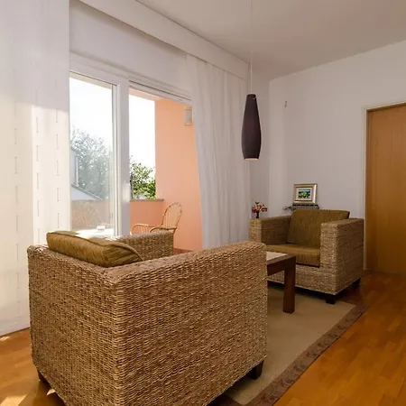 With Parking Space Nin, Zadar - 11900 דירה *