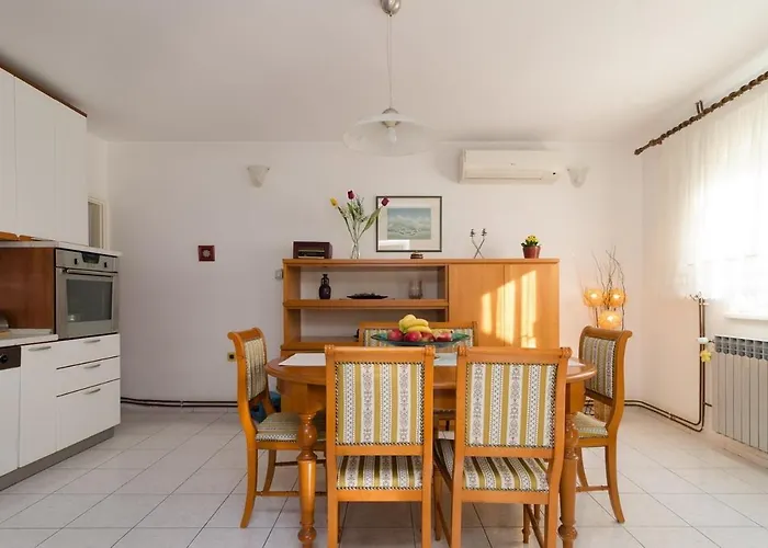 Apartamento With Parking Space Nin, Zadar - 11900 Nin