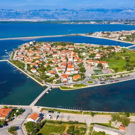 With A Parking Space Nin, Zadar - 11900 Apartmán *